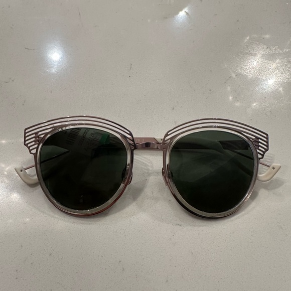 NWOT Dior sunglasses 
MSX85 PINK/WHITE Titanium 51MM
Brand new without case - Picture 6 of 7